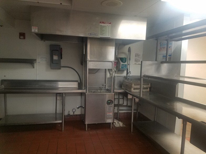 More Photos Of 1405 Mn-33 S, Cloquet Restaurant For Lease