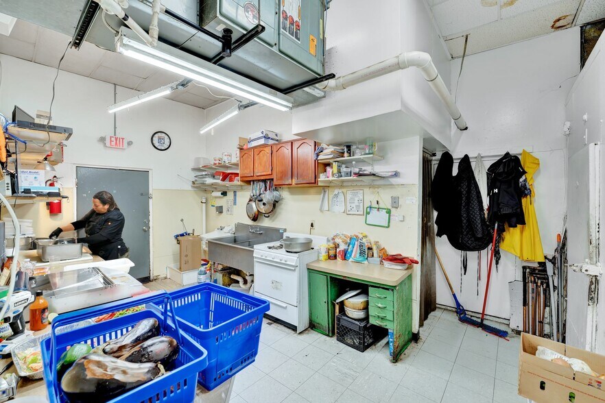 More Photos Of 147 Chestnut St, Roselle Park Storefront Retail Residential For Sale