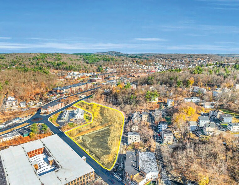 More Photos Of 56 Daniels St, Fitchburg Warehouse For Lease