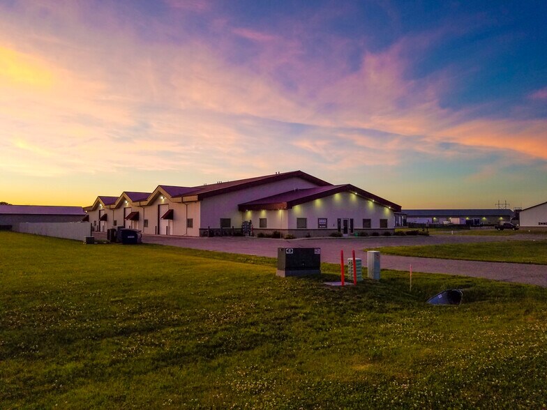 Primary Photo Of 30593 Pearl Dr, Saint Joseph Warehouse For Lease