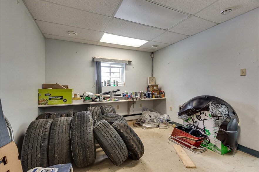 More Photos Of 4831 50 St, Alix Flex For Sale