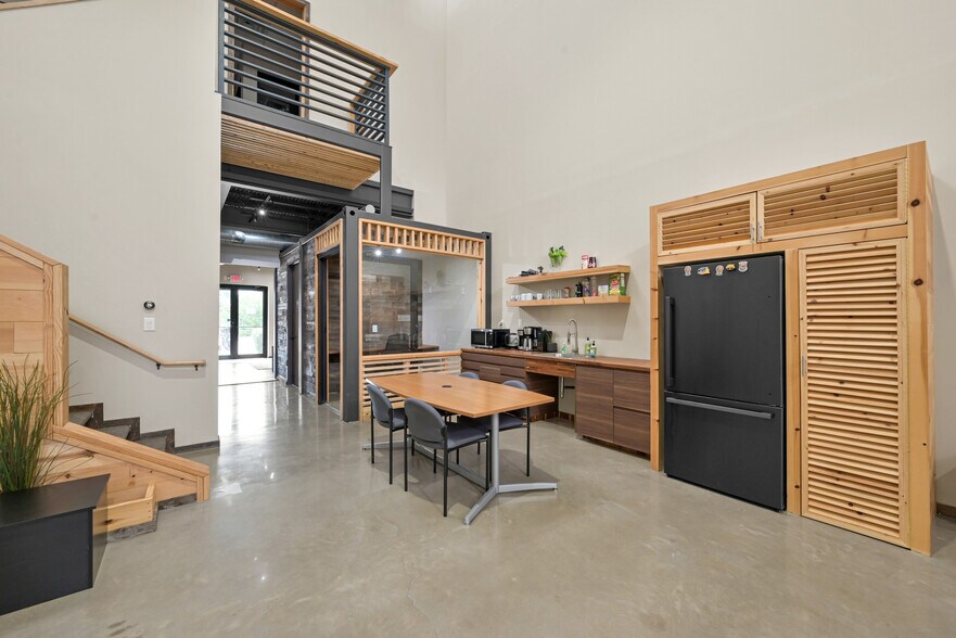 More Photos Of 1300 Rayford Park Rd, Spring Light Distribution For Sale