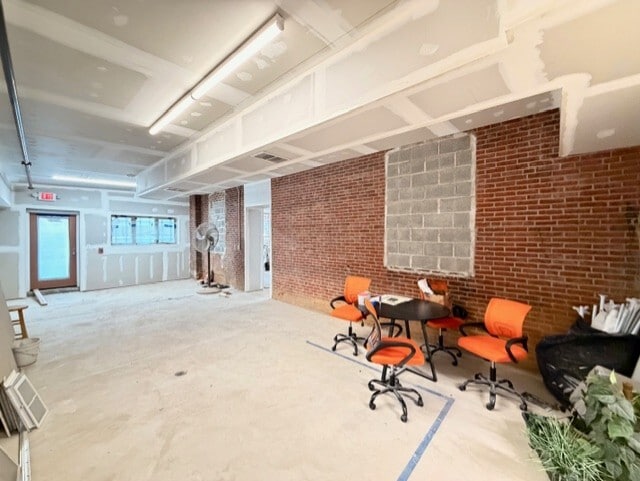 More Photos Of 2501 N Market St, Wilmington Storefront Retail Residential For Sale