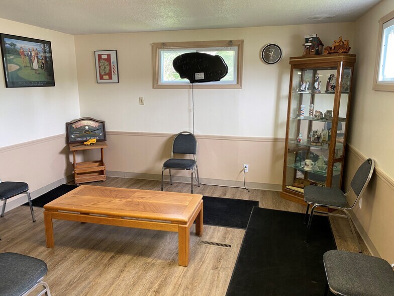 More Photos Of 2404 Union Rd, Cheektowaga General Retail For Sale