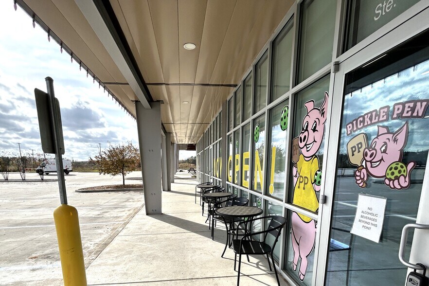 More Photos Of 8410 Line Ave, Shreveport Unknown For Lease