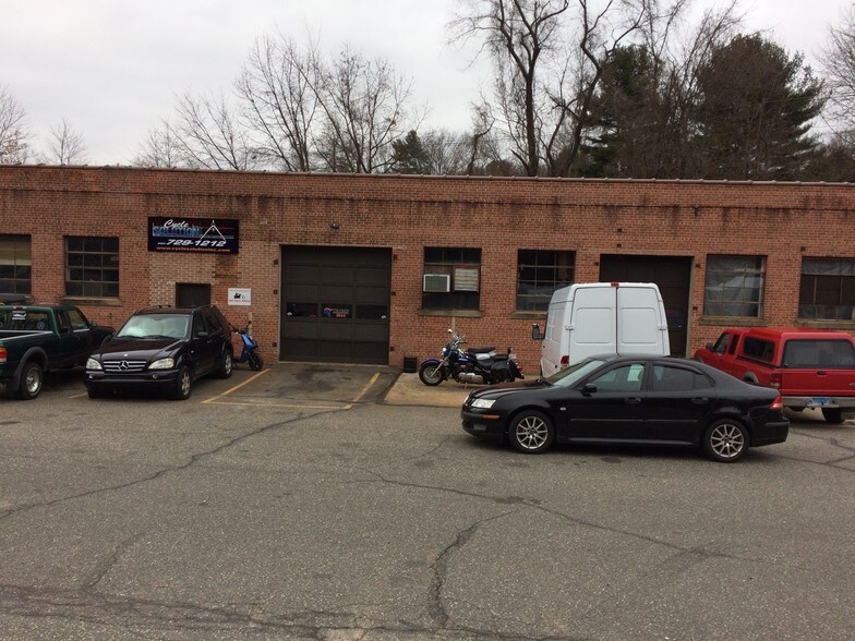 More Photos Of 141 S Main St, Beacon Falls Service For Lease