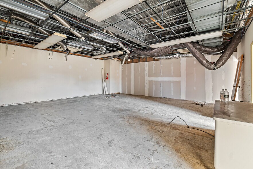 More Photos Of 90 E Union St, Wilkes-Barre Light Distribution For Lease