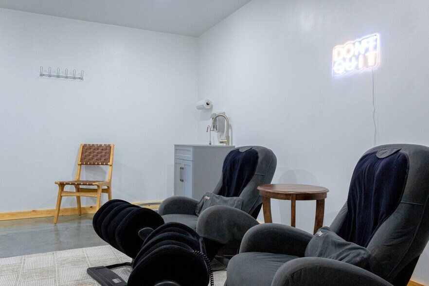 More Photos Of 309 Prairie Ave SW, De Smet Health Club For Sale