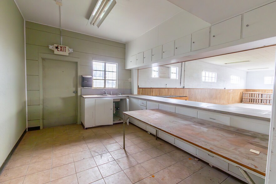 More Photos Of 340 S Eckroat St, Oklahoma City Unknown For Lease