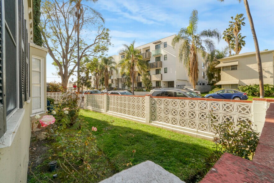 More Photos Of 110-116 S Kings Rd, Los Angeles Apartments For Sale