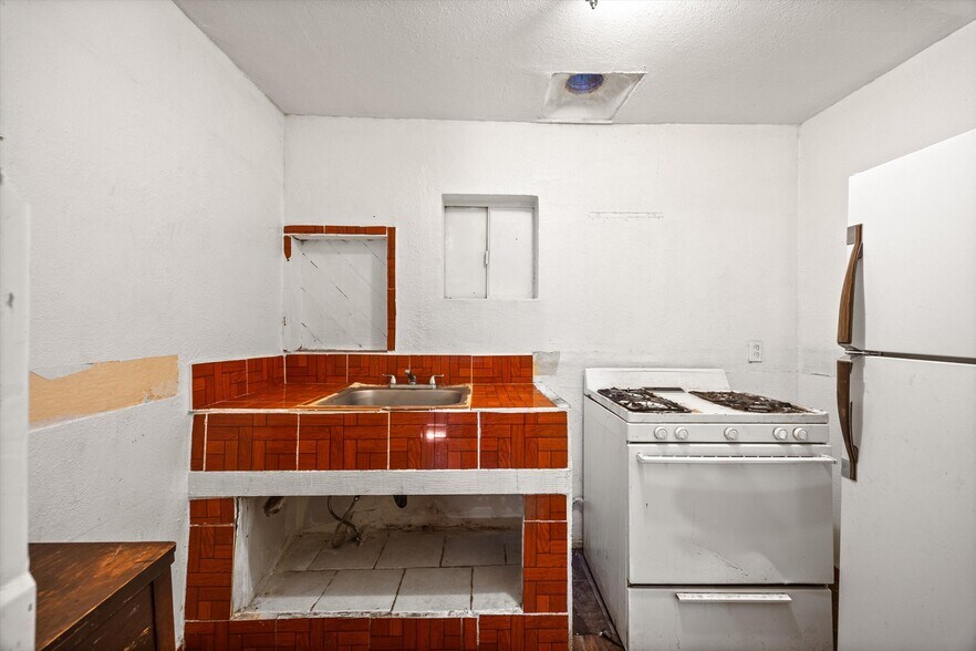 More Photos Of 900 S Union Ave, Bakersfield Hotel For Sale