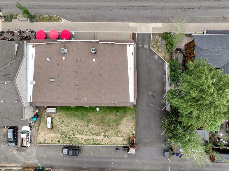 More Photos Of 220 W Cascade Ave, Sisters Storefront Retail Office For Lease