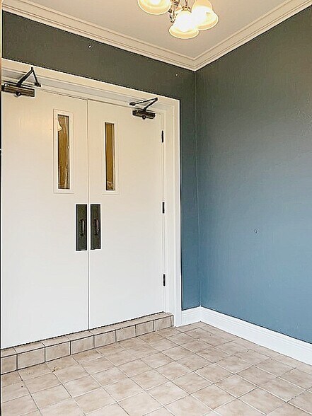 More Photos Of 703-705 N 4th St, West Monroe Religious Facility For Sale