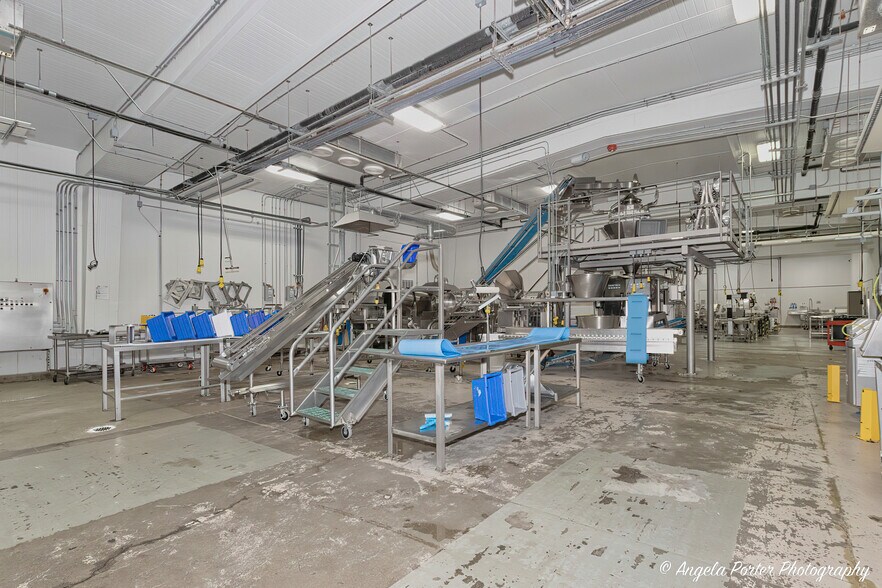 More Photos Of 947 Carney Ct, Antioch Industrial For Sale