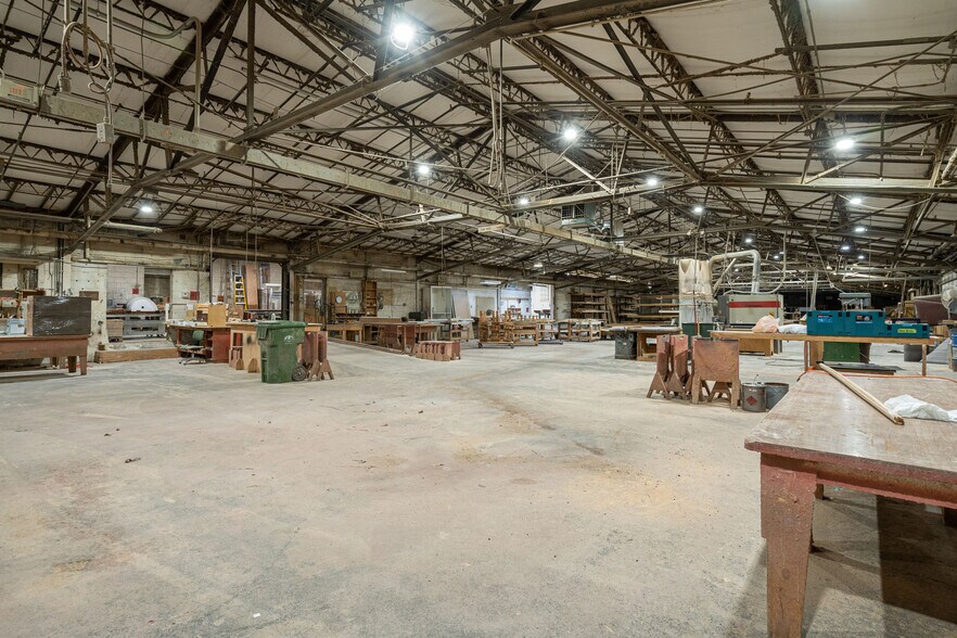 More Photos Of 1641 Crystal Ave, Kansas City Warehouse For Sale