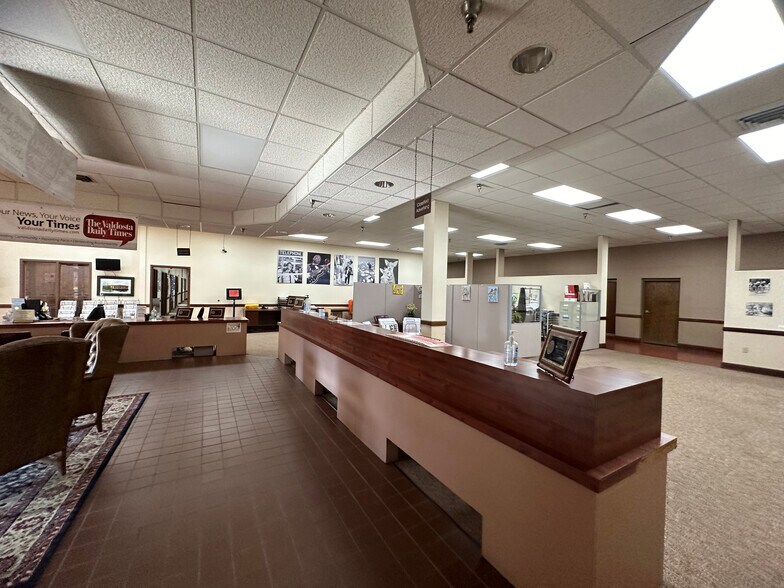 More Photos Of 201 N Troup St, Valdosta Office For Sale