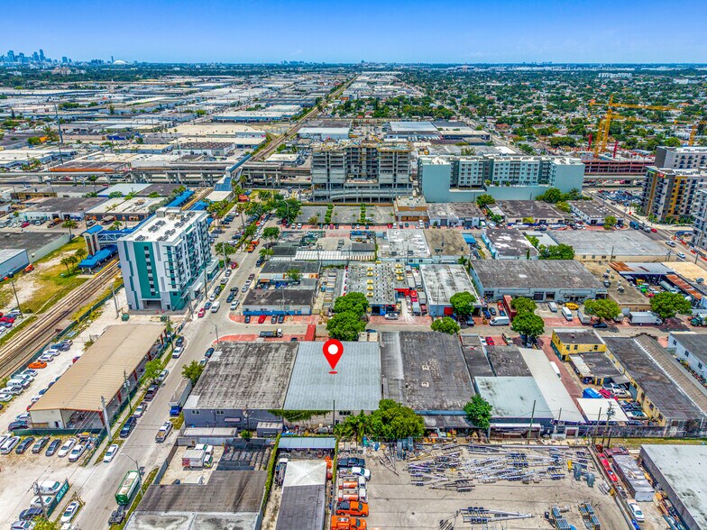 More Photos Of 1085-1089 E 27th St, Hialeah Warehouse For Lease
