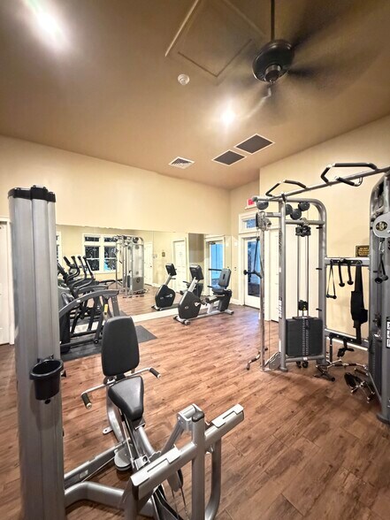 More Photos Of 422 Falls Pt SW, Madison Flex For Sale