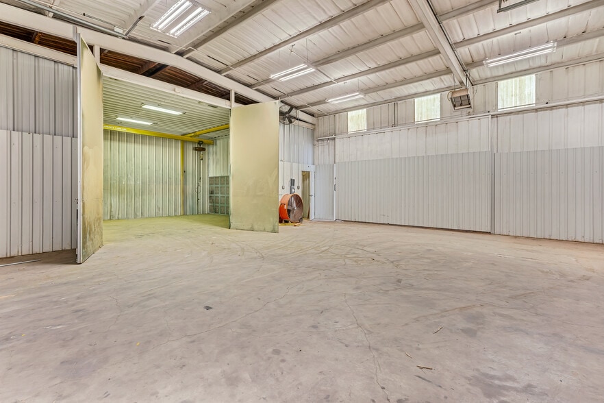 More Photos Of 4400 US Highway 377, Granbury Industrial For Lease