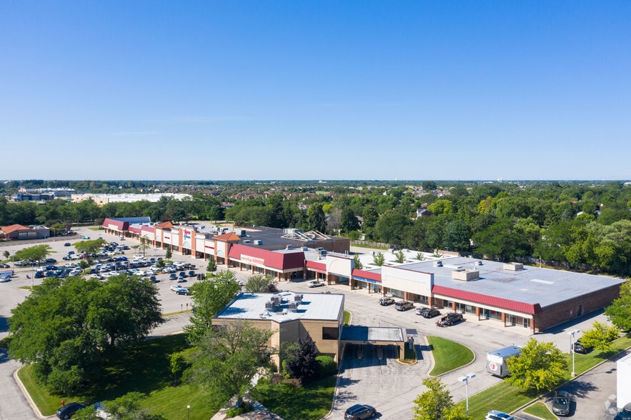 More Photos Of 1125-1199 S Milwaukee Ave, Libertyville Unknown For Lease