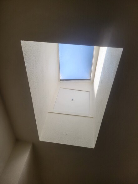 More Photos Of 2207-2211 W Torrance Blvd, Torrance Loft Creative Space For Lease
