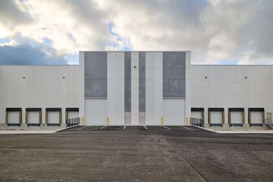 More Photos Of 7755 Birchmount Rd, Markham Industrial For Sale