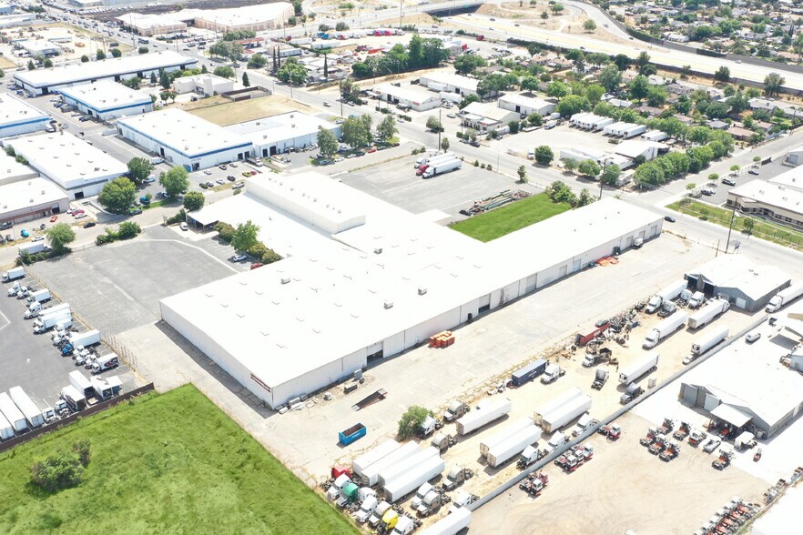 More Photos Of 2651 E Byrd Ave, Fresno Warehouse For Lease