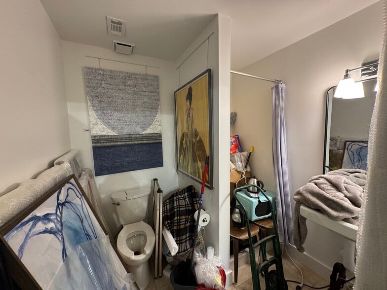 More Photos Of 1113 N 9th Ave, Pensacola Freestanding For Lease