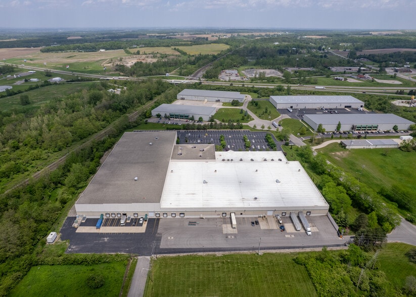 More Photos Of 1 Hunter Pl, Bellefontaine Distribution For Lease