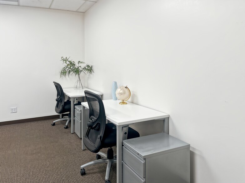 More Photos Of 4900 California Ave, Bakersfield Coworking Space