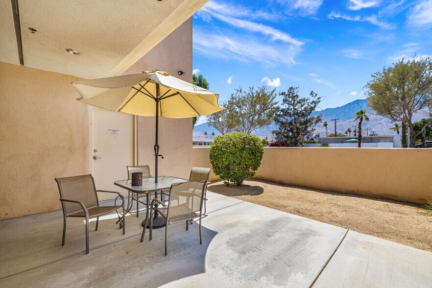 More Photos Of 550 S Paseo Dorotea, Palm Springs Medical For Sale