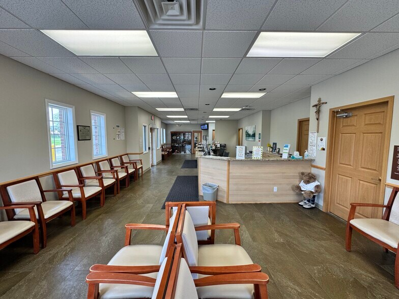 More Photos Of 3322 W Willow Knolls Rd, Peoria Office For Sale