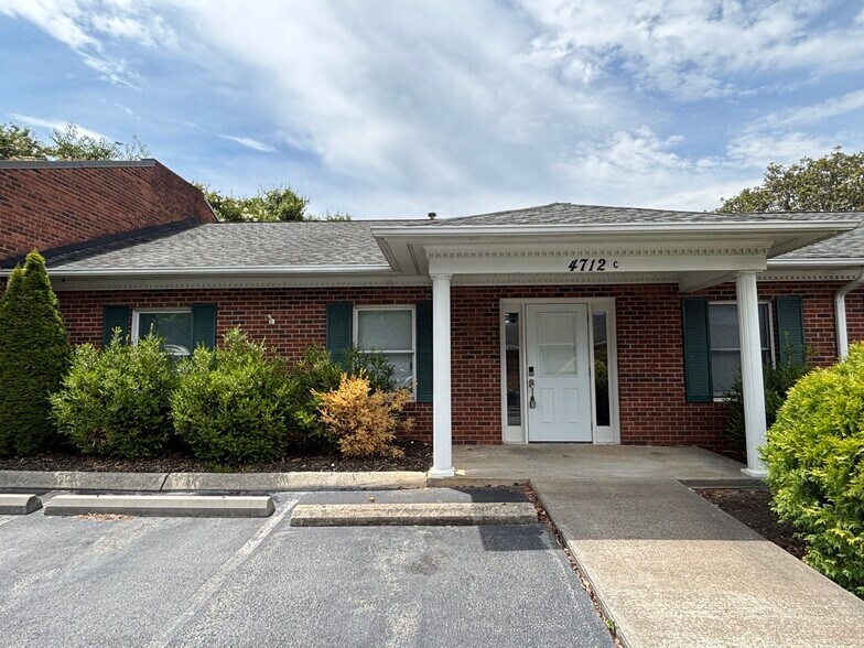 More Photos Of 4712 Country Club Rd, Winston-Salem Medical For Sale
