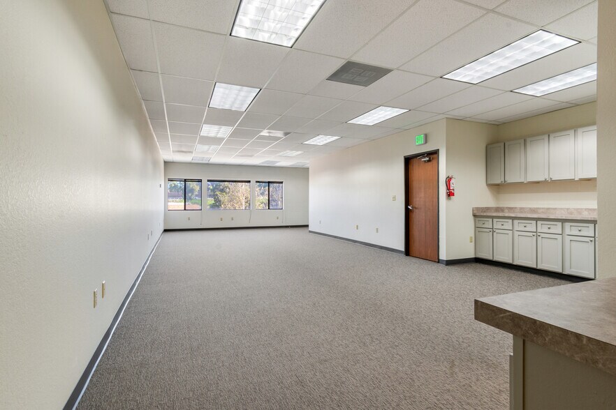More Photos Of 538 E Stuart Ave, Redlands Unknown For Lease