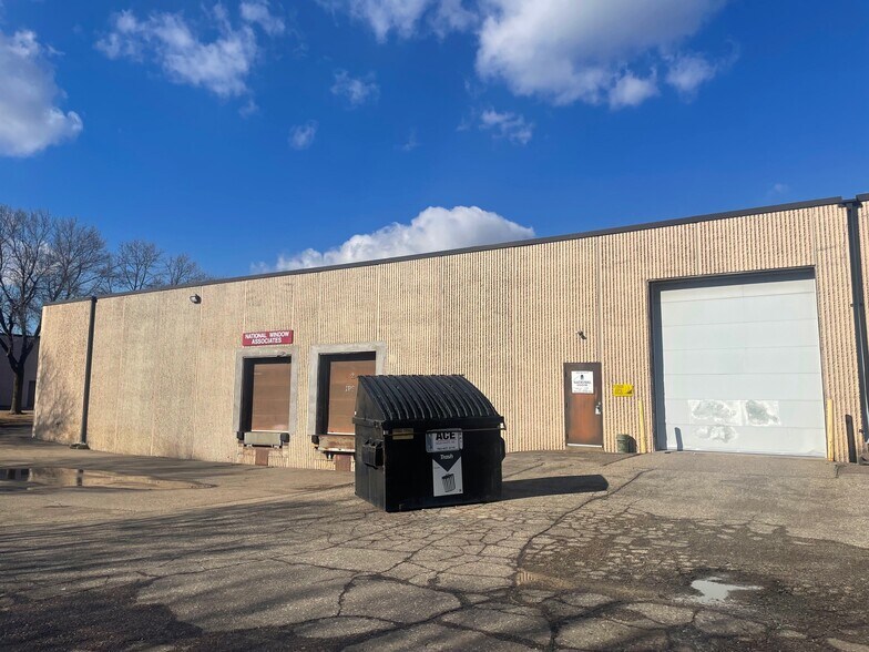 More Photos Of 11241-11265 91st Ave N, Maple Grove Manufacturing For Lease