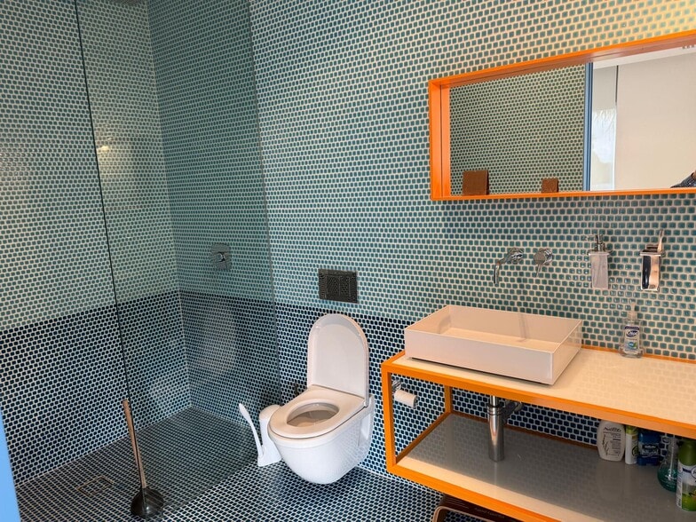 More Photos Of 7950 NW 53rd St, Doral Medical For Sale