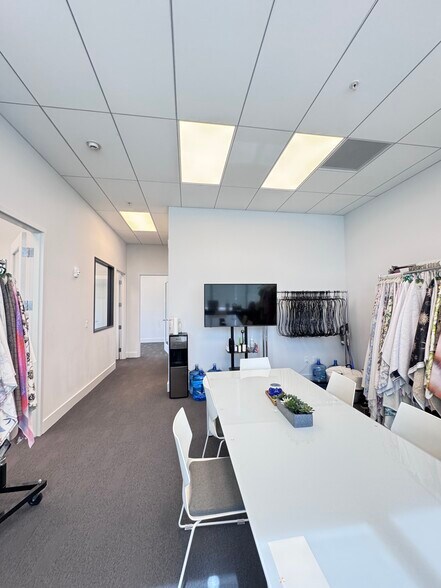 More Photos Of 19790 W Dixie Hwy, Aventura Office For Sale