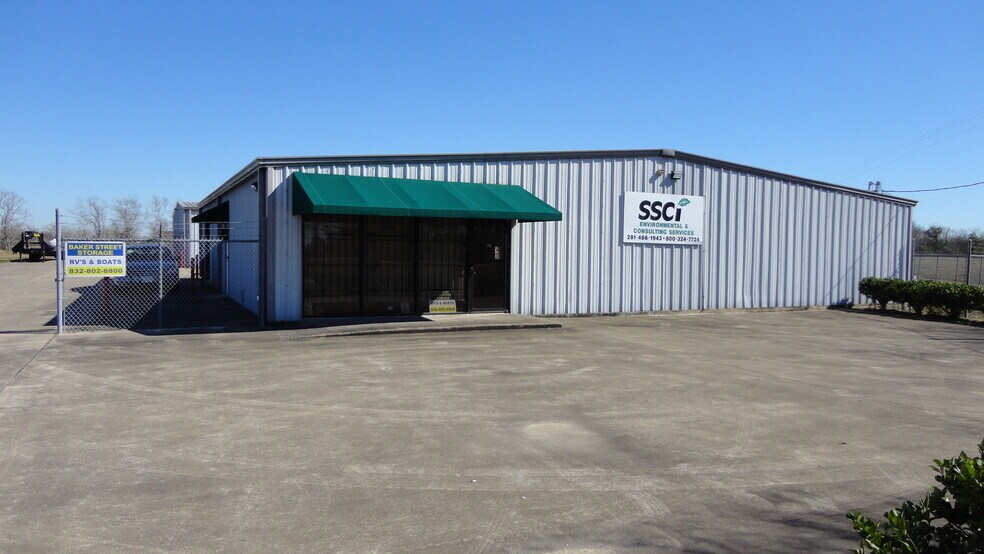 More Photos Of 8935 Baker St, Santa Fe Self Storage For Sale