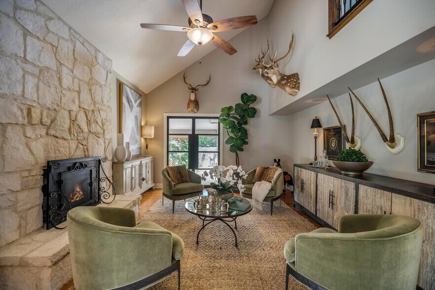 More Photos Of 6 US Highway 87, Comfort Office For Sale