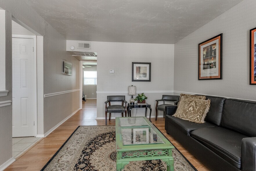 More Photos Of NW 10th St & N Classen Blvd, Oklahoma City Apartments For Sale