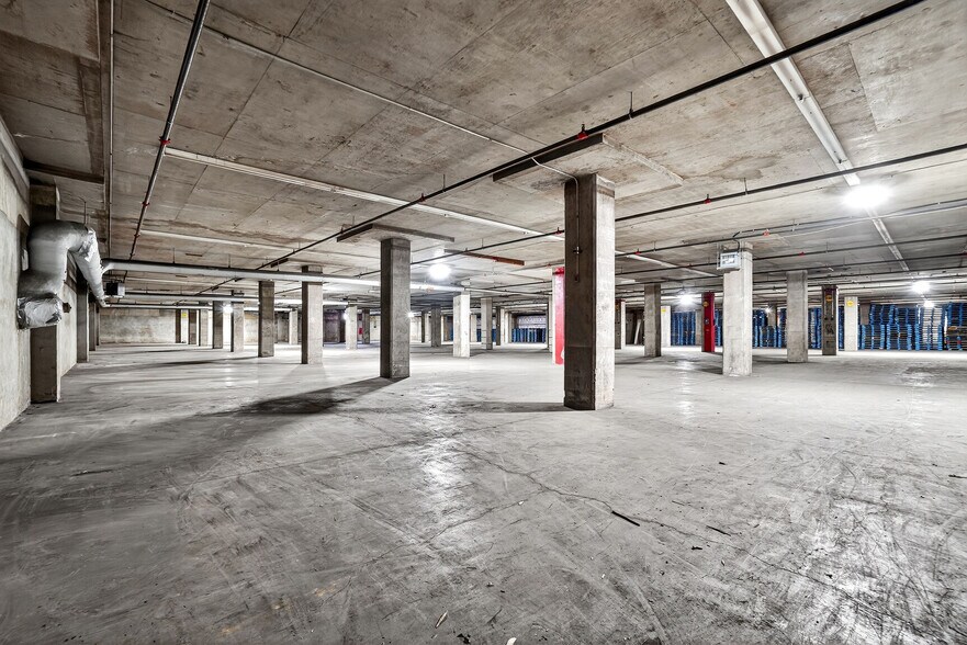 More Photos Of 2698-2720 Rue Léger, Montréal Warehouse For Lease