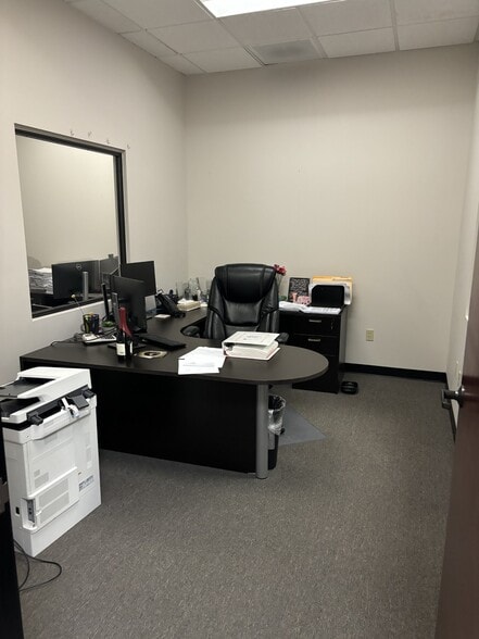 More Photos Of 20325 N 51st Ave, Glendale Office For Sale