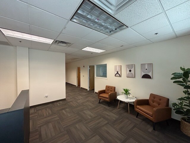 More Photos Of 2075 W Obispo Ave, Gilbert Distribution For Lease