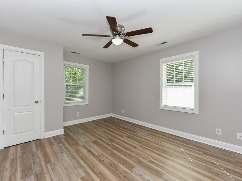 More Photos Of 225 Douglas St, Holly Springs Apartments For Sale
