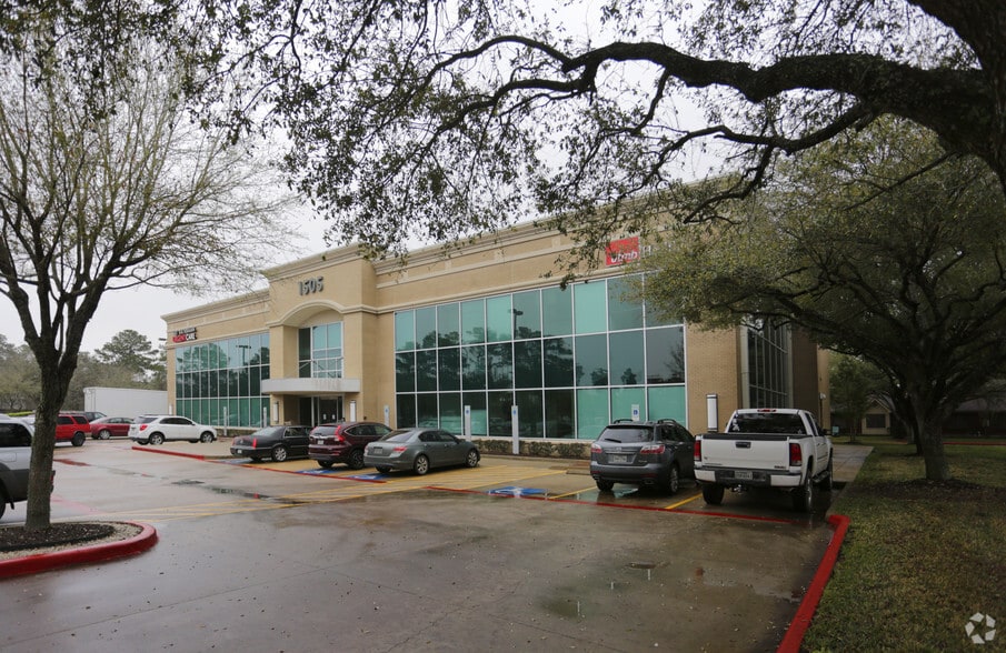More Photos Of 1505 E Winding Way Dr, Friendswood Medical For Lease