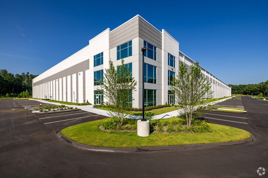 Primary Photo Of 30 Hamilton Rd, Windsor Locks Warehouse For Lease