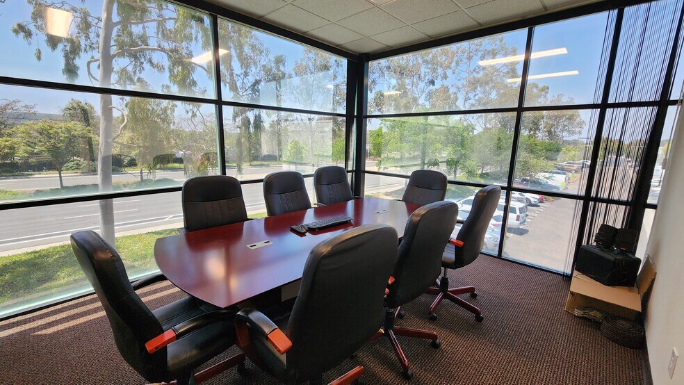 More Photos Of 13851 Danielson St, Poway Warehouse For Lease