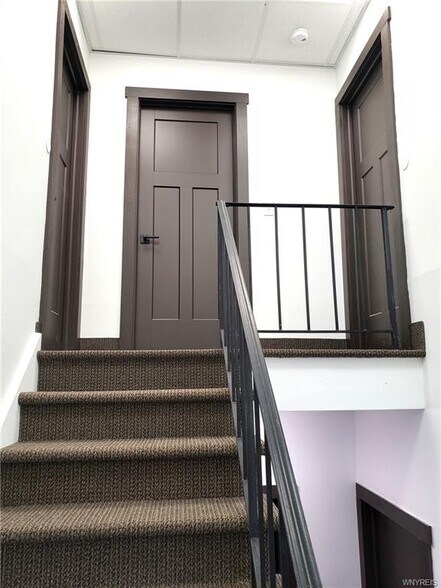 More Photos Of 300 Ohio St, Medina Office For Lease