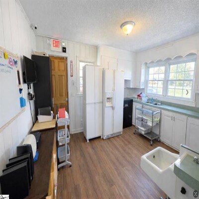 More Photos Of 615 Fairview St, Fountain Inn Office For Sale