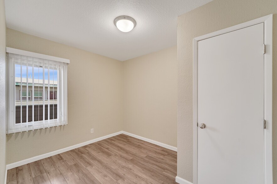 More Photos Of 2555-2567 Foothill Blvd, Oakland Apartments For Sale